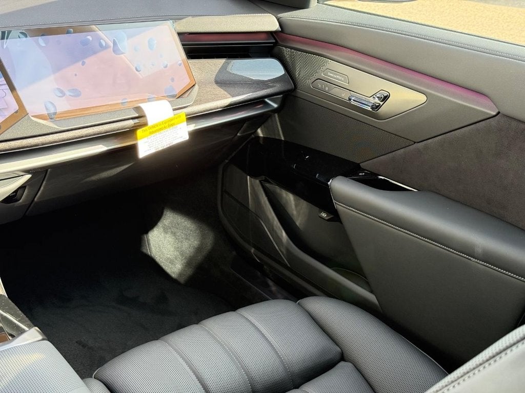 2027 BMW 740i Base