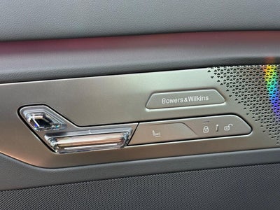 2027 BMW 740i Base