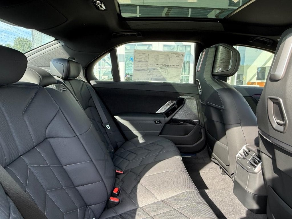 2027 BMW 740i Base
