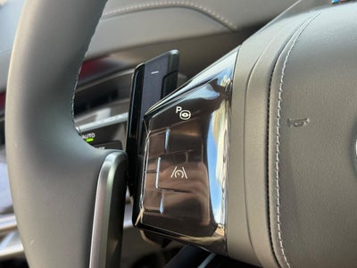 2027 BMW 740i Base