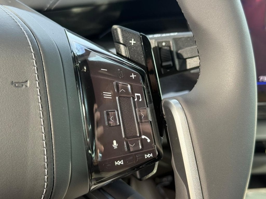 2027 BMW 740i Base