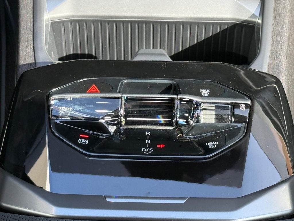 2027 BMW 740i Base
