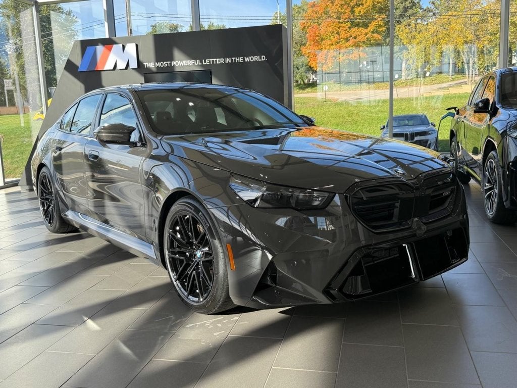 2027 BMW M5 Base