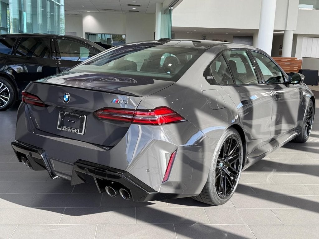 2027 BMW M5 Base