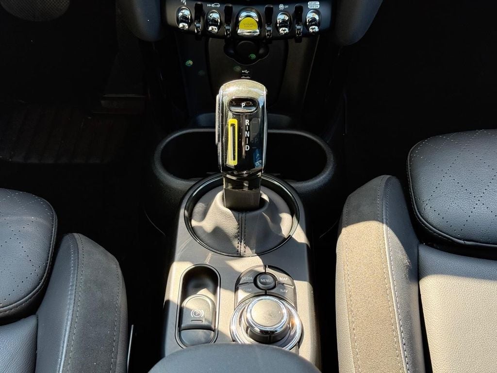 2024 MINI HARDTOP 2 DOOR Iconic