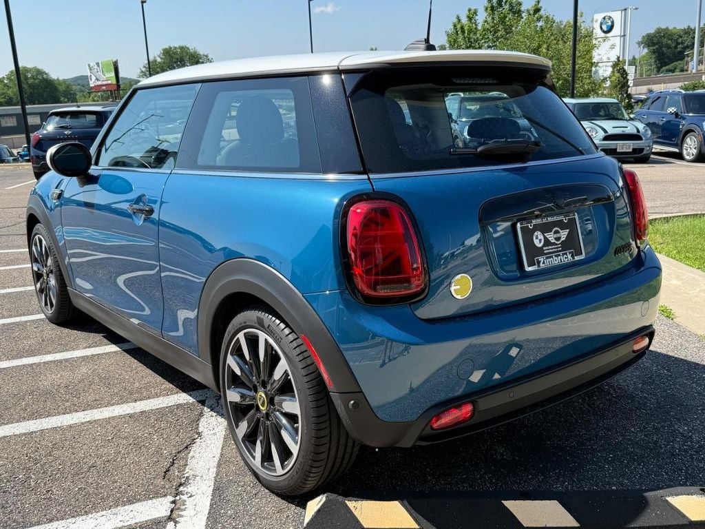 2024 MINI HARDTOP 2 DOOR Iconic