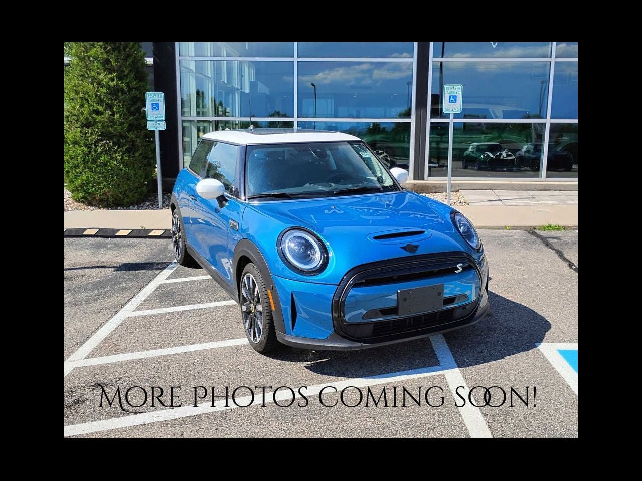 2024 MINI HARDTOP 2 DOOR Iconic