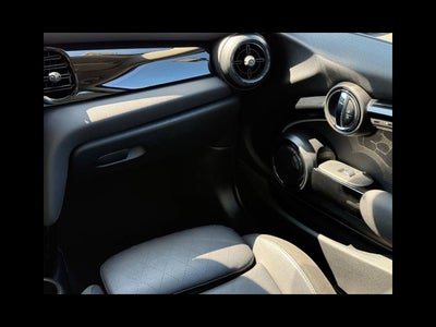 2024 MINI HARDTOP 2 DOOR Iconic