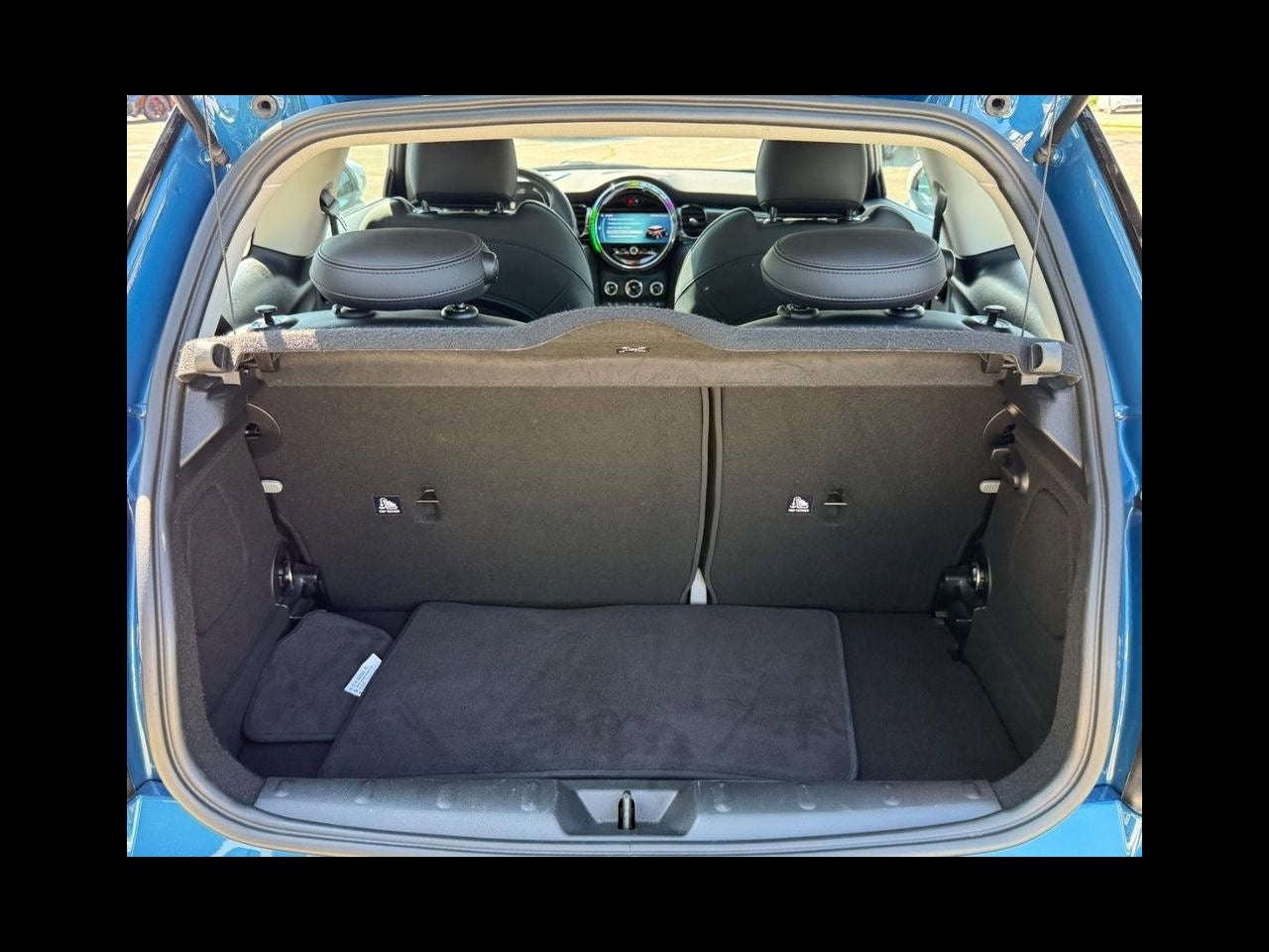 2024 MINI HARDTOP 2 DOOR Iconic