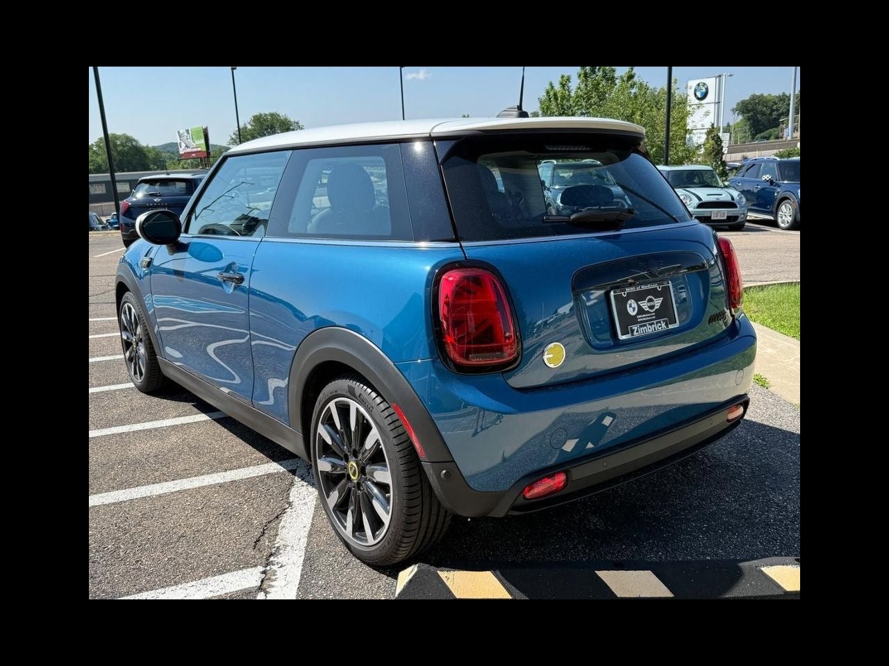 2024 MINI HARDTOP 2 DOOR Iconic