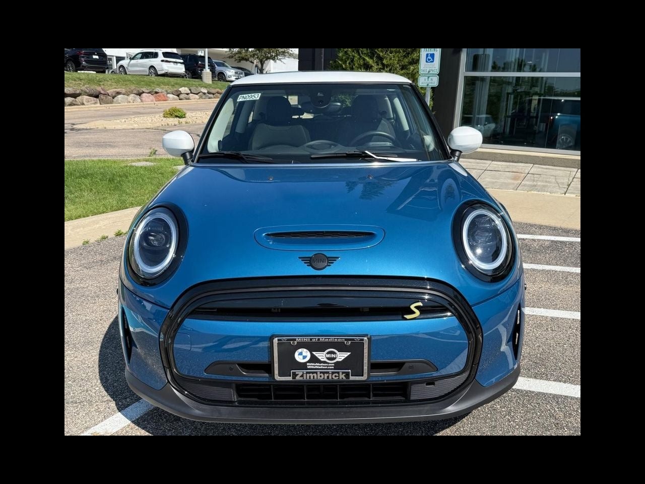 2024 MINI HARDTOP 2 DOOR Iconic