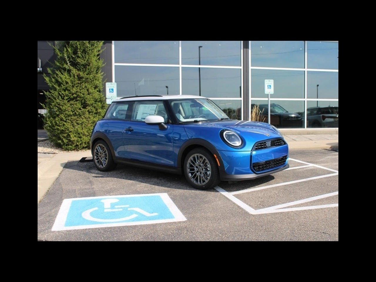 2025 MINI Hardtop 2 Door Cooper