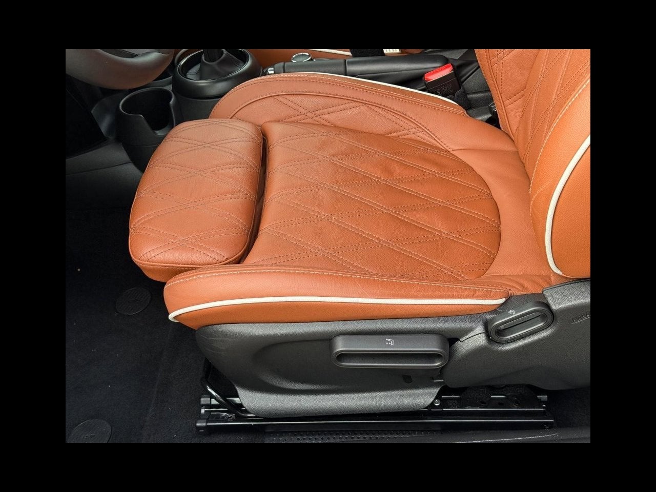 2024 MINI CONVERTIBLE Base