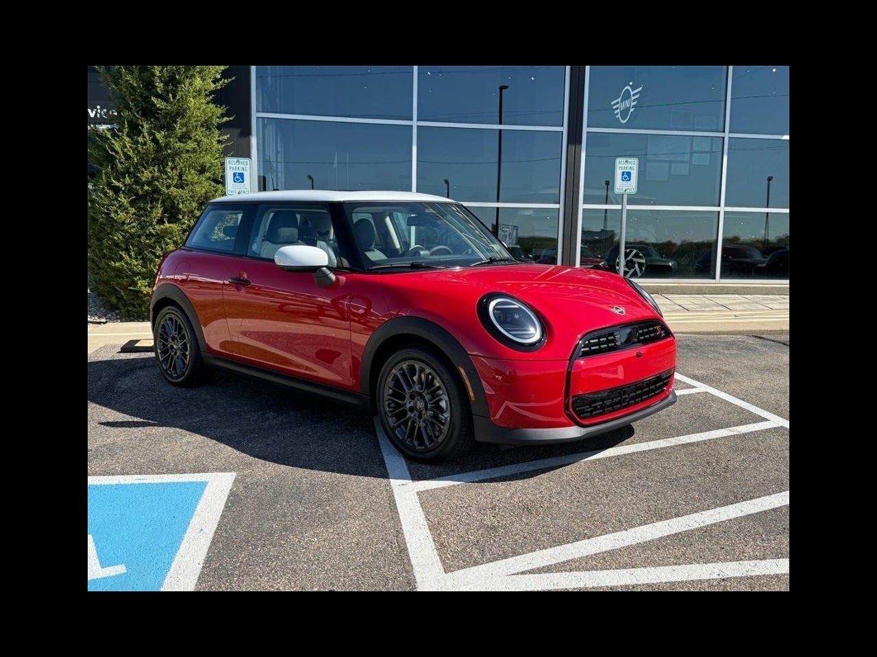 2025 MINI HARDTOP 2 DOOR ICONIC