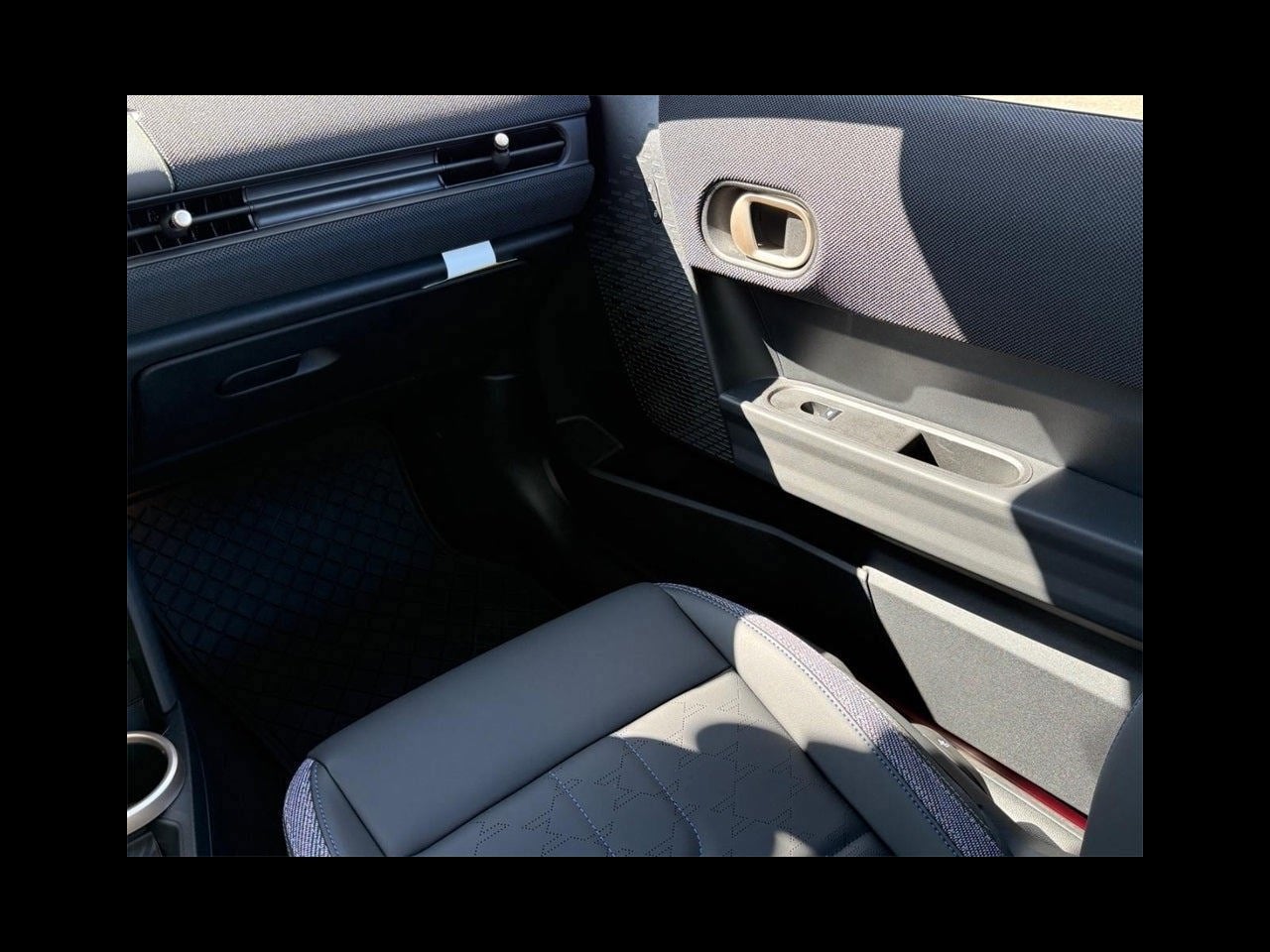 2025 MINI HARDTOP 2 DOOR ICONIC