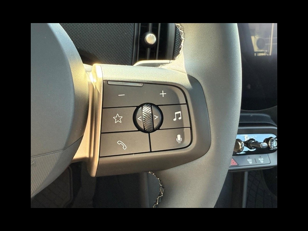 2025 MINI HARDTOP 2 DOOR ICONIC