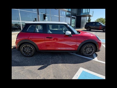 2025 MINI HARDTOP 2 DOOR ICONIC
