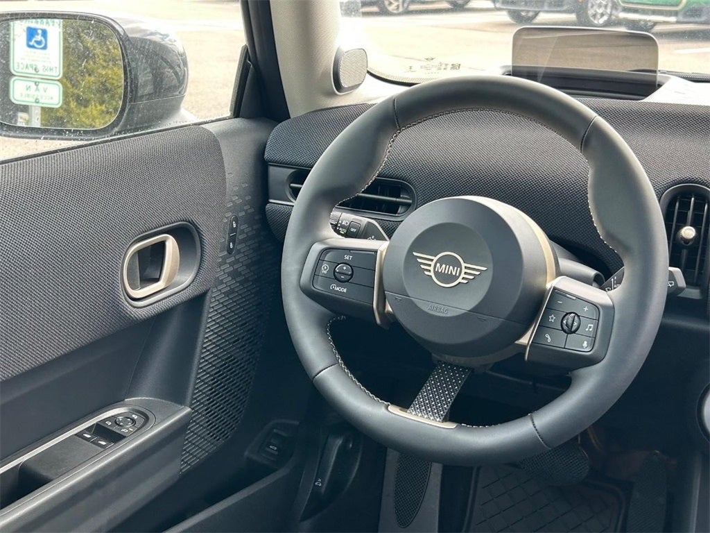 2025 MINI HARDTOP 2 DOOR ICONIC