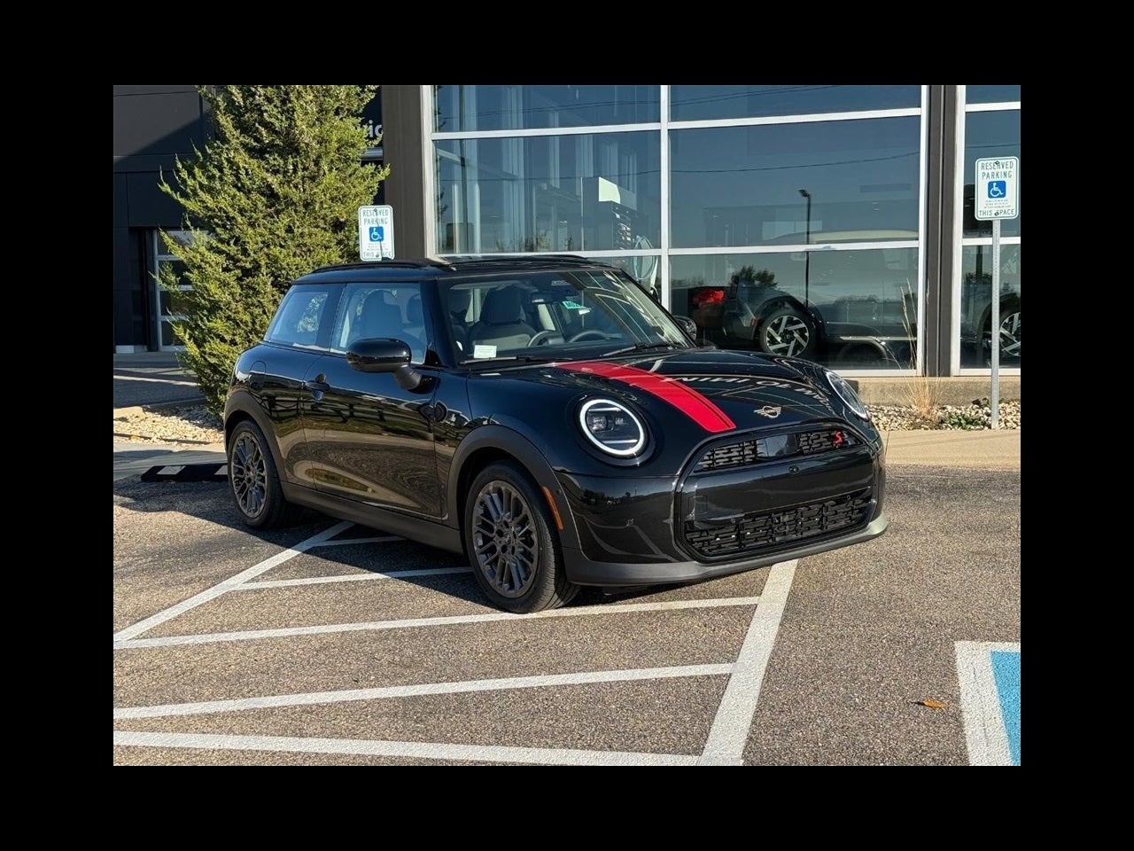 2025 MINI HARDTOP 2 DOOR ICONIC