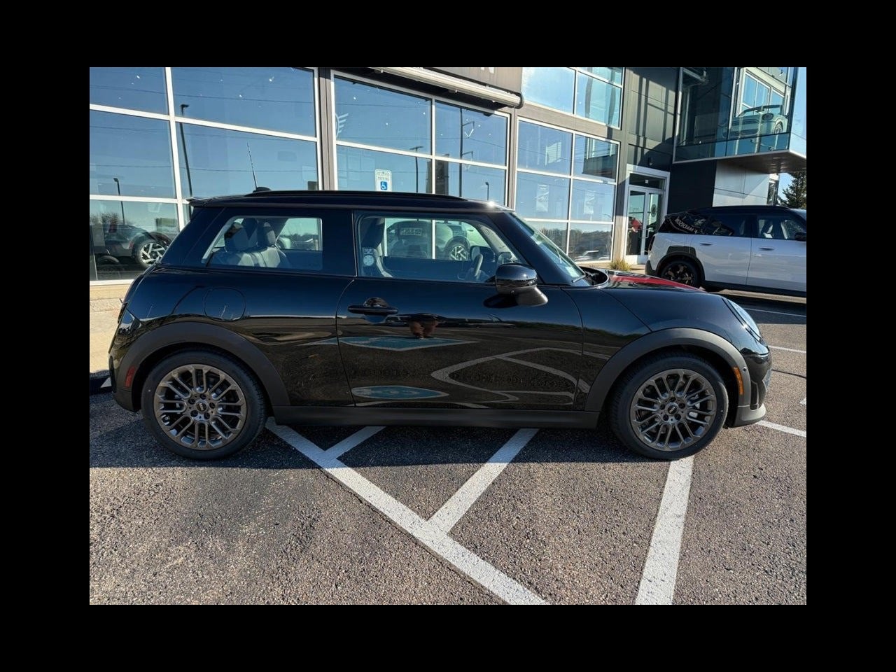 2025 MINI HARDTOP 2 DOOR ICONIC