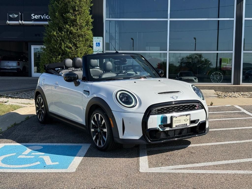 2024 MINI CONVERTIBLE Iconic