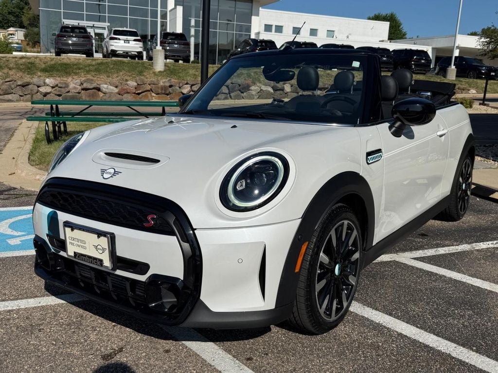 2024 MINI CONVERTIBLE Iconic