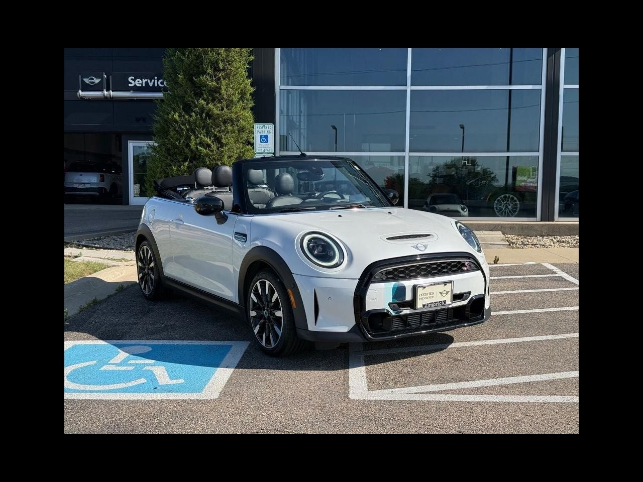2024 MINI CONVERTIBLE Iconic