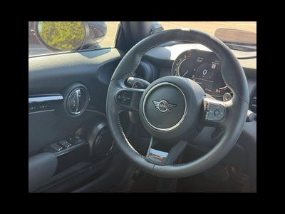 2024 MINI CONVERTIBLE Iconic