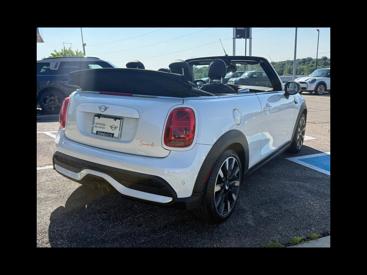 2024 MINI CONVERTIBLE Iconic