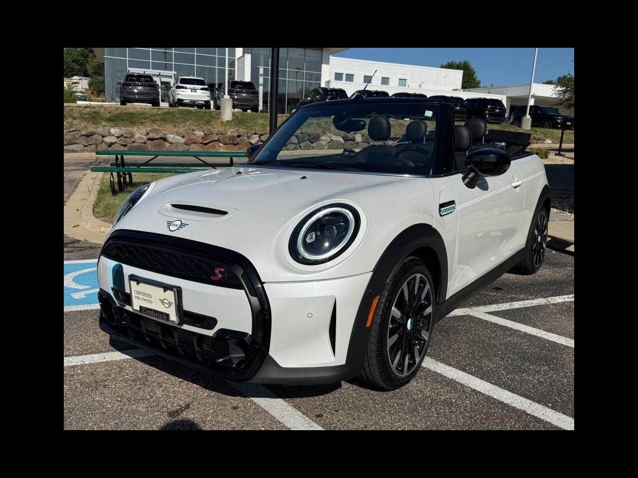 2024 MINI CONVERTIBLE Iconic