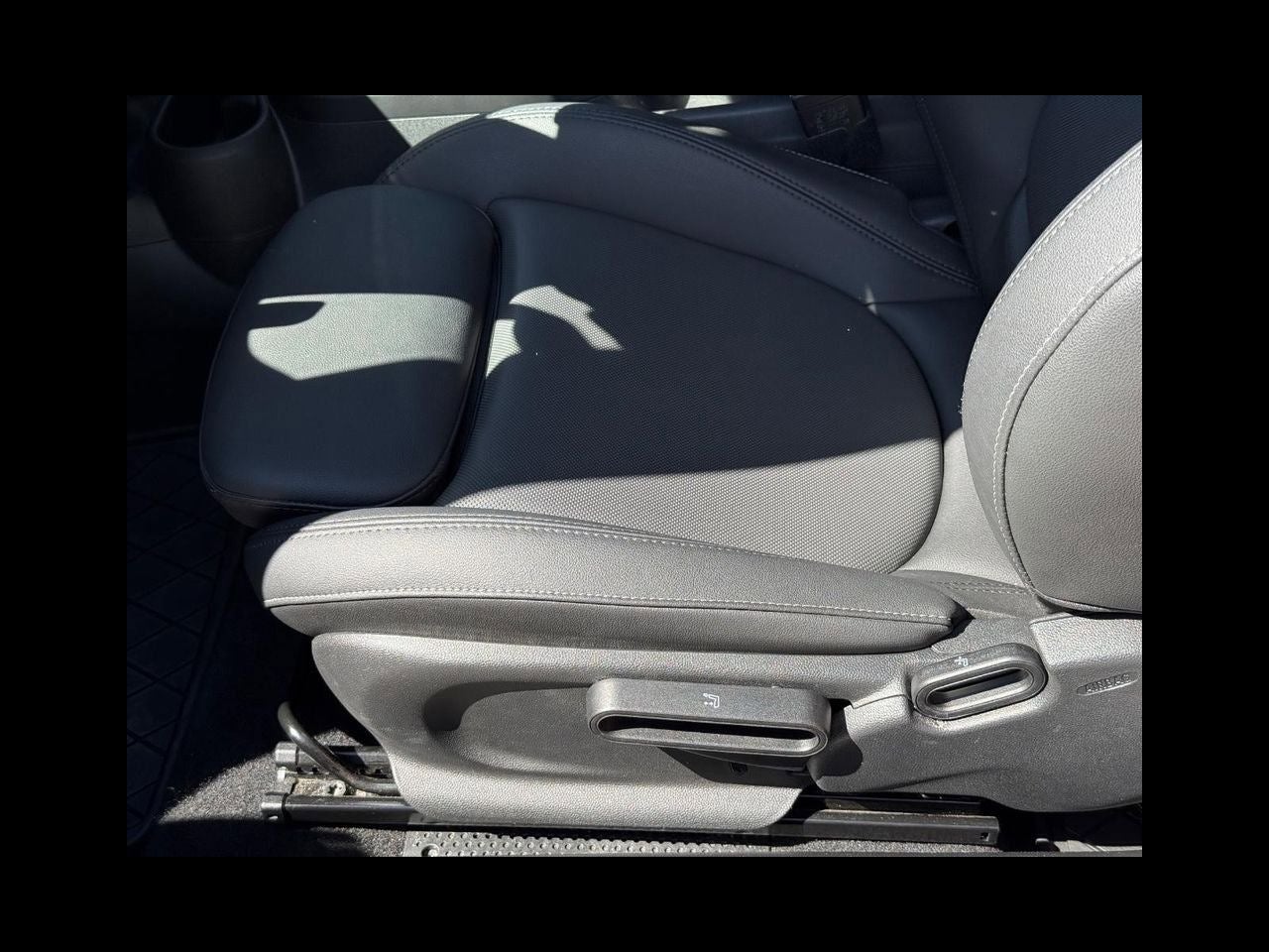 2024 MINI HARDTOP 2 DOOR Signature