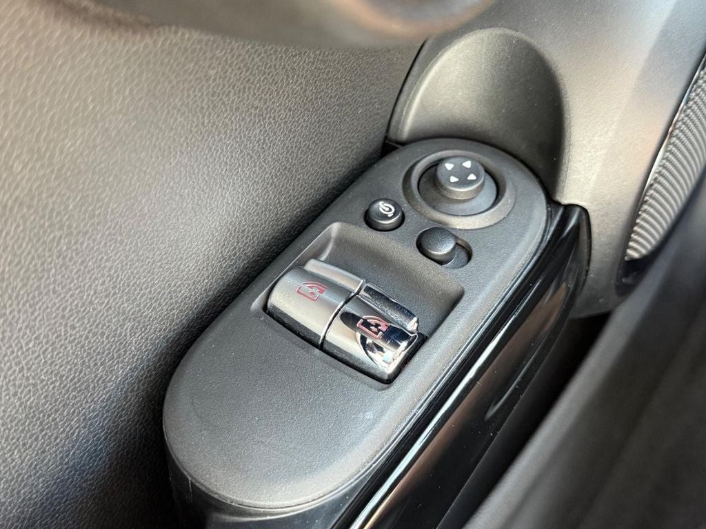 2023 MINI HARDTOP 2 DOOR Signature