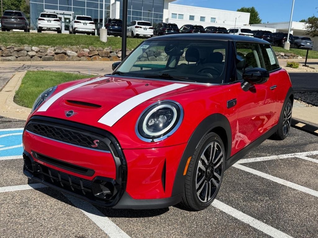 2023 MINI HARDTOP 2 DOOR Signature