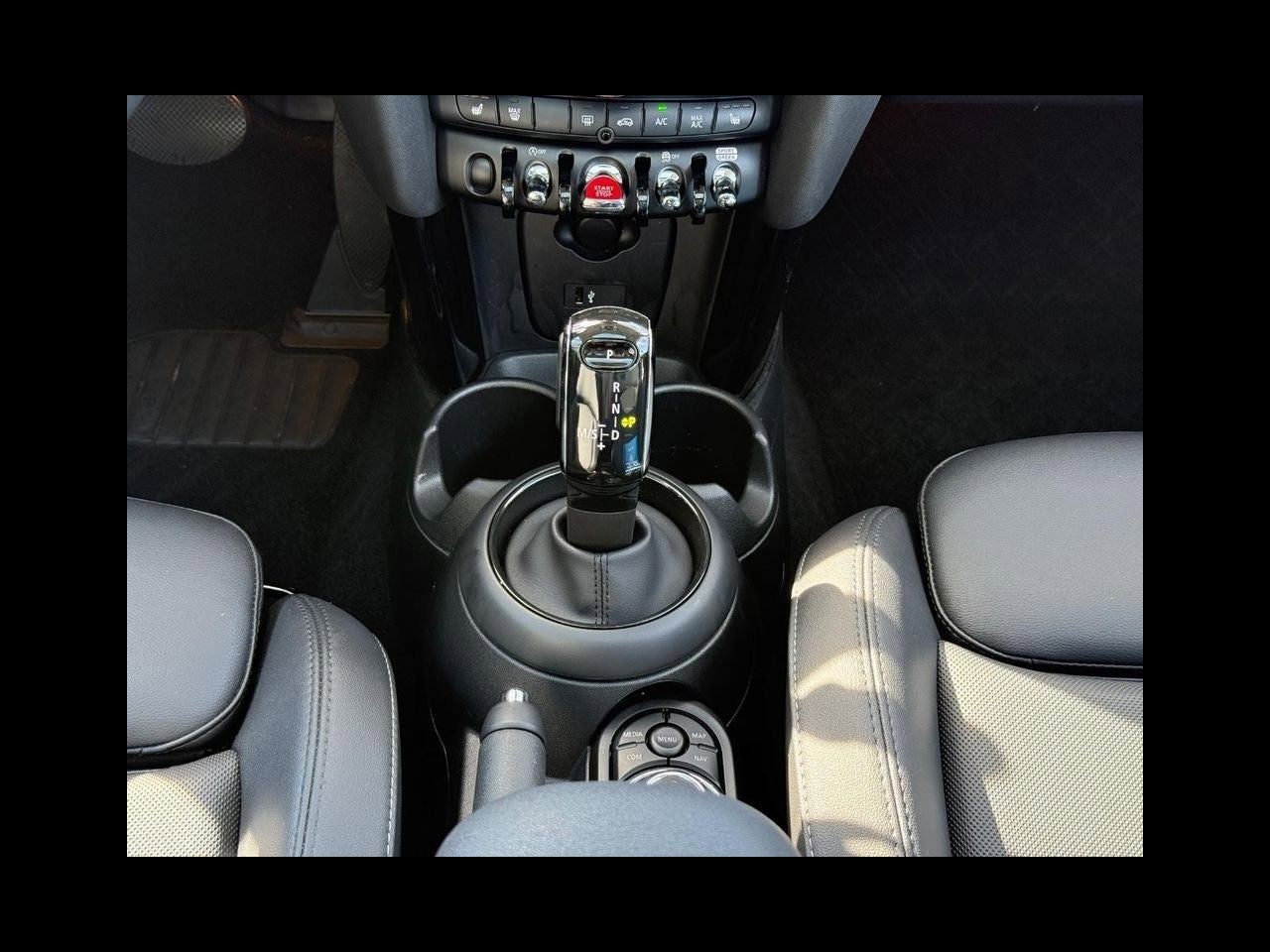 2023 MINI HARDTOP 2 DOOR Signature