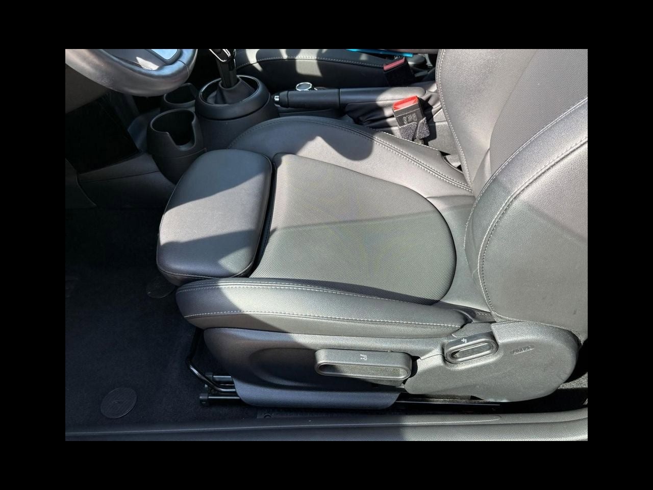 2023 MINI HARDTOP 2 DOOR Signature