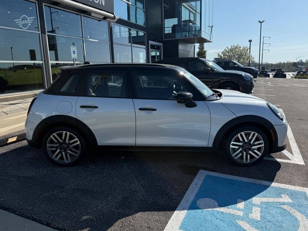 2026 MINI 4 DOOR ICONIC