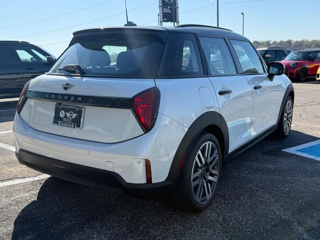 2026 MINI 4 DOOR ICONIC