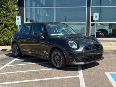 2025 MINI HARDTOP 4 DOOR SIGNATURE