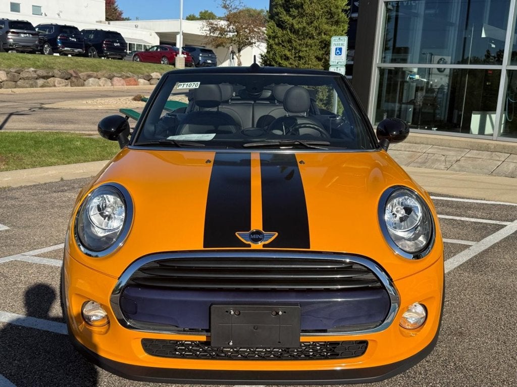 2017 MINI CONVERTIBLE Base