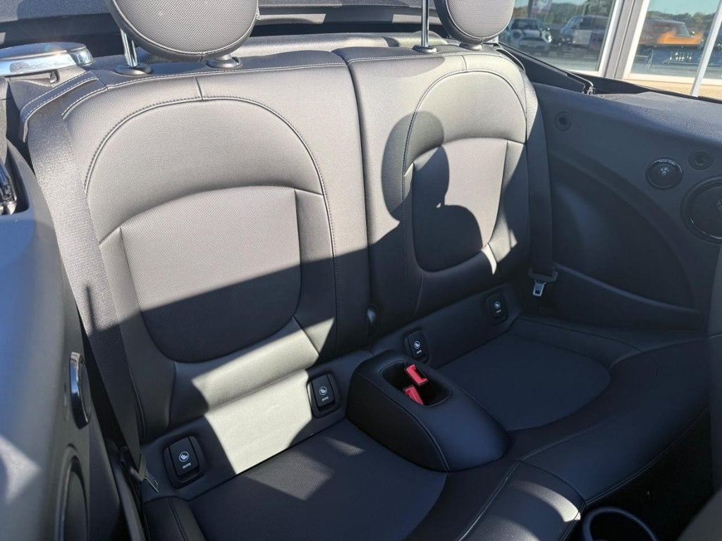 2017 MINI CONVERTIBLE Base