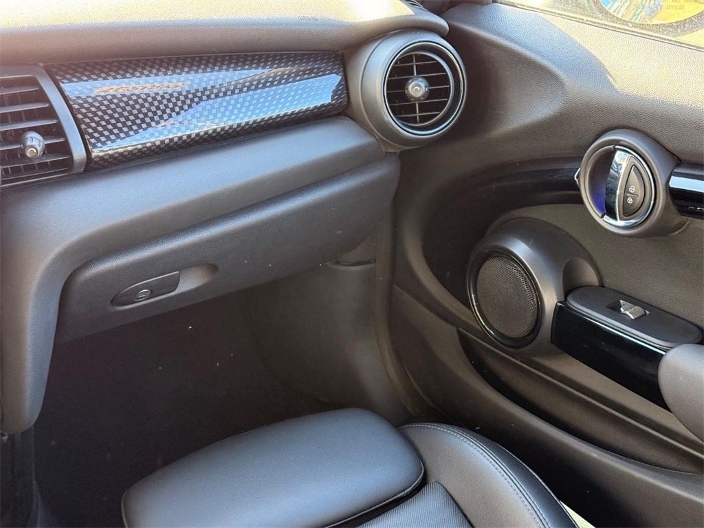 2016 MINI CONVERTIBLE Base