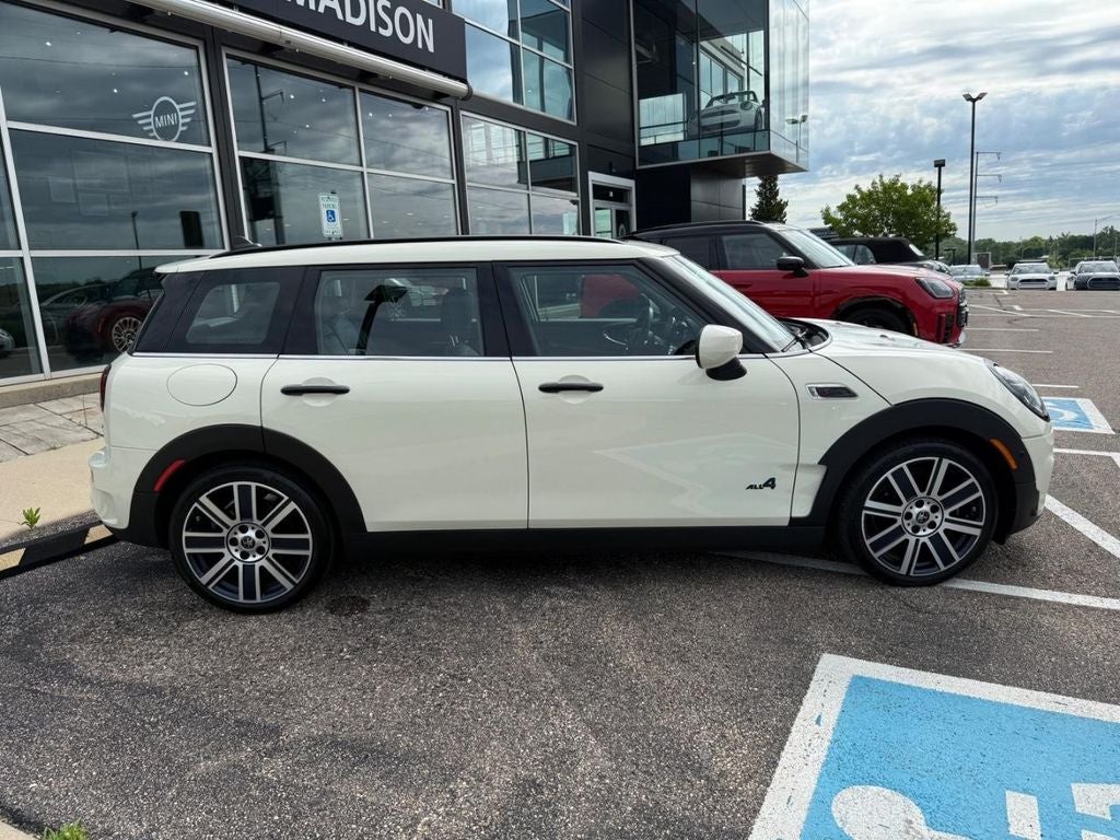 2023 MINI CLUBMAN Iconic