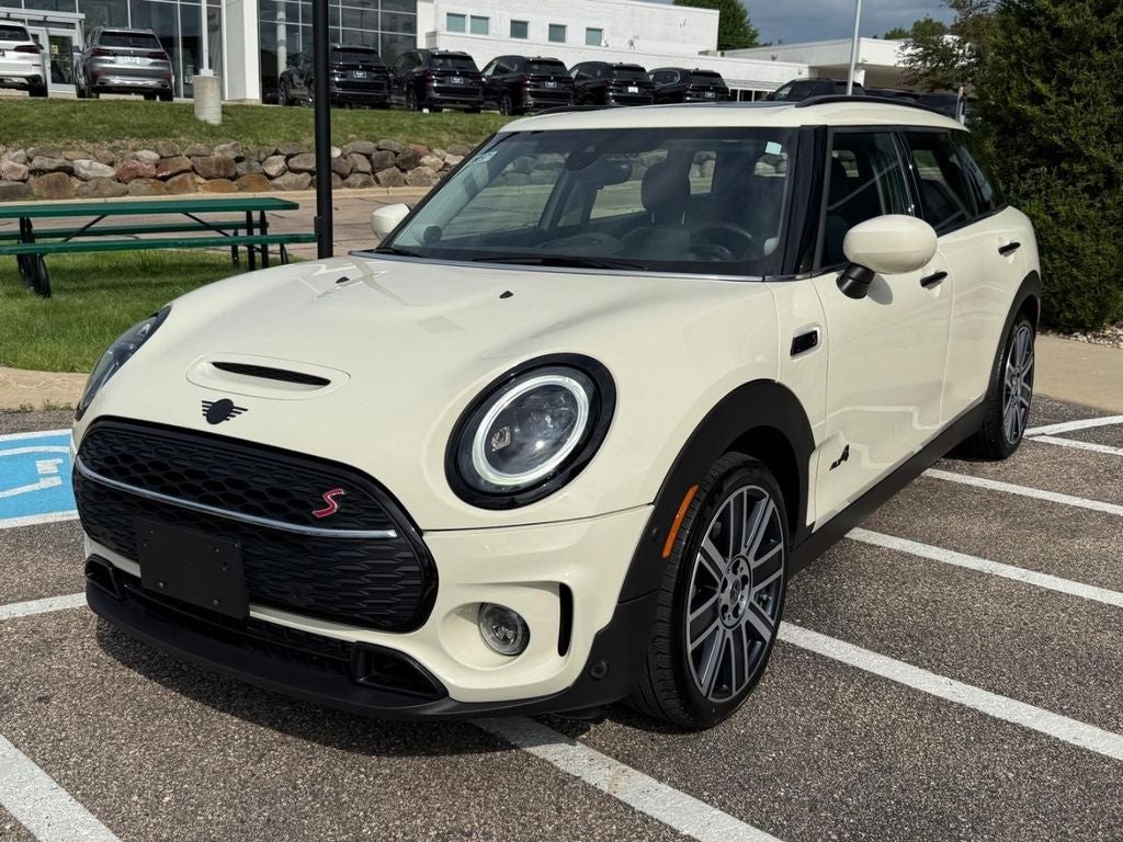 2023 MINI CLUBMAN Iconic