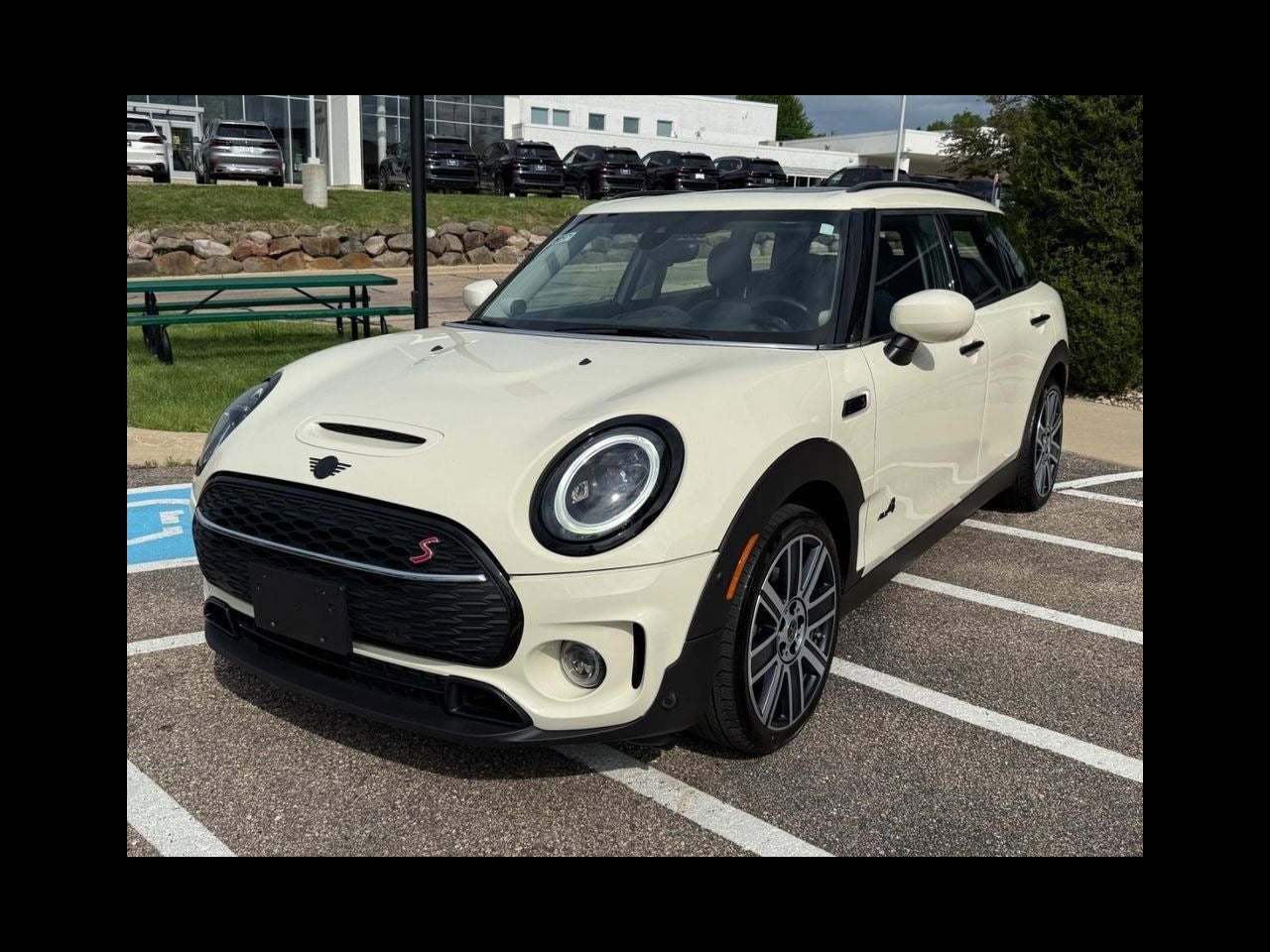 2023 MINI CLUBMAN Iconic