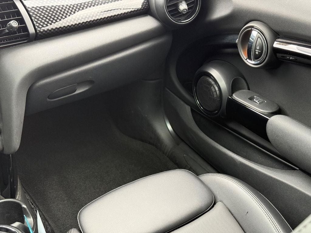 2017 MINI HARDTOP 2 DOOR Base