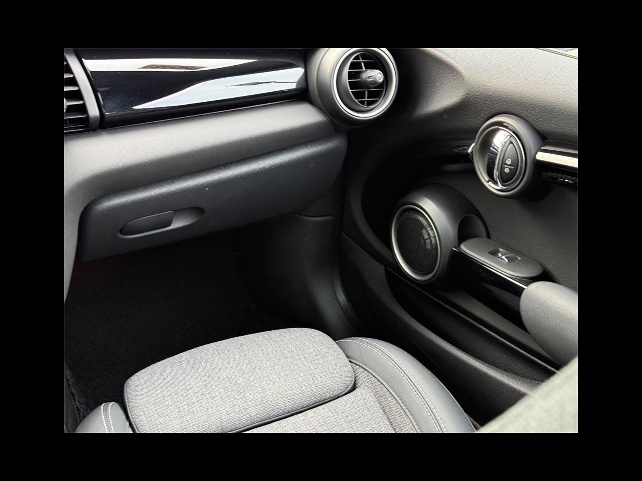 2015 MINI HARDTOP 2 DOOR Base