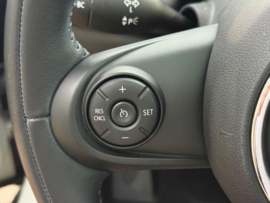 2016 MINI HARDTOP 4 DOOR Base