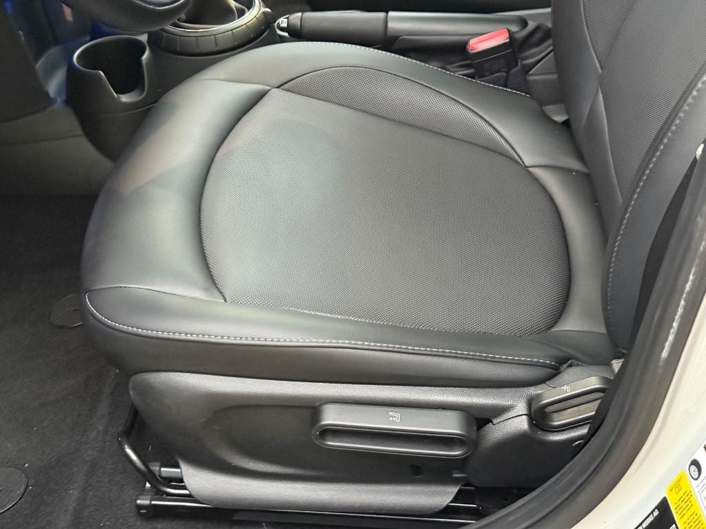 2016 MINI HARDTOP 4 DOOR Base