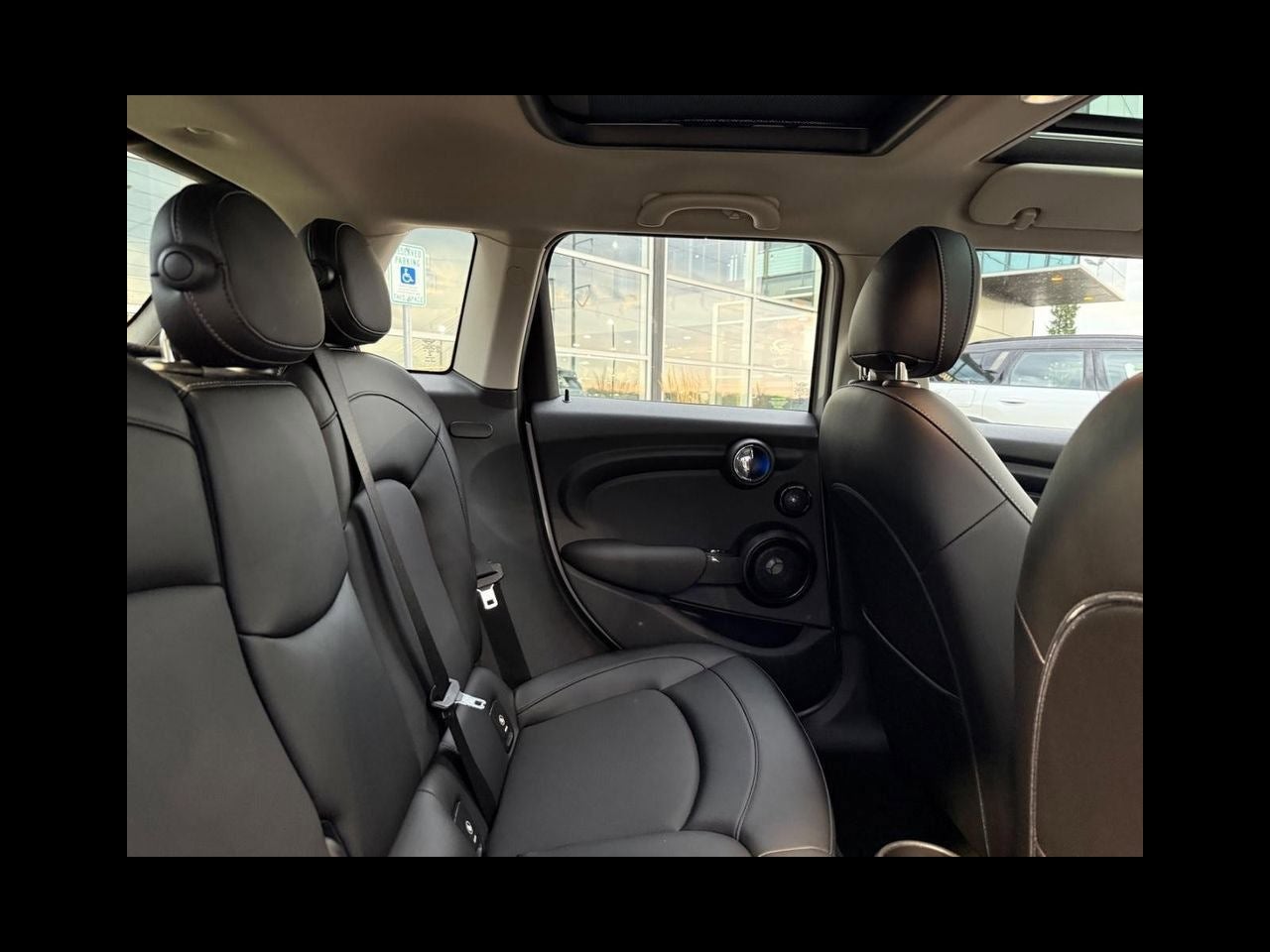 2016 MINI HARDTOP 4 DOOR Base