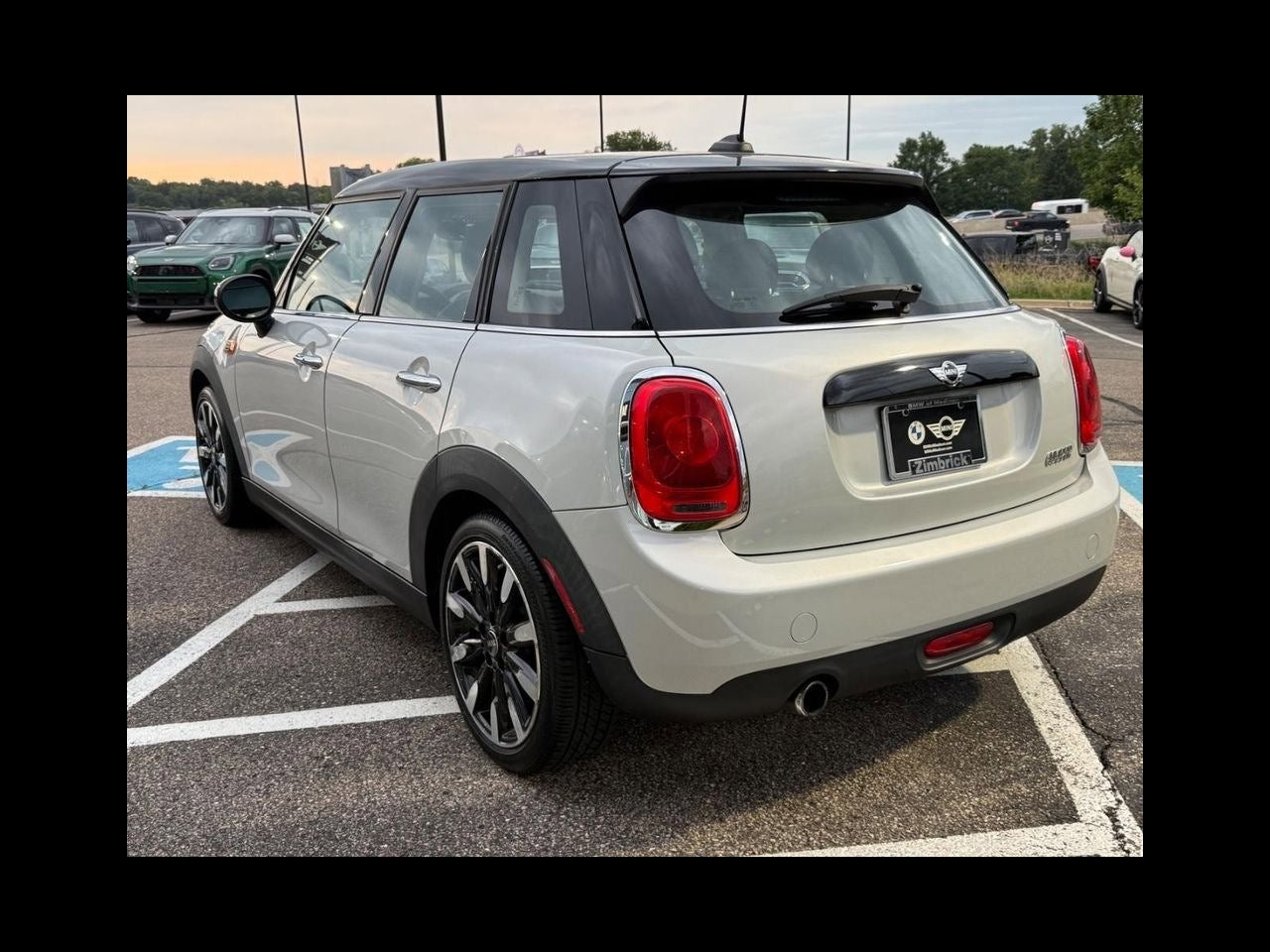 2016 MINI HARDTOP 4 DOOR Base